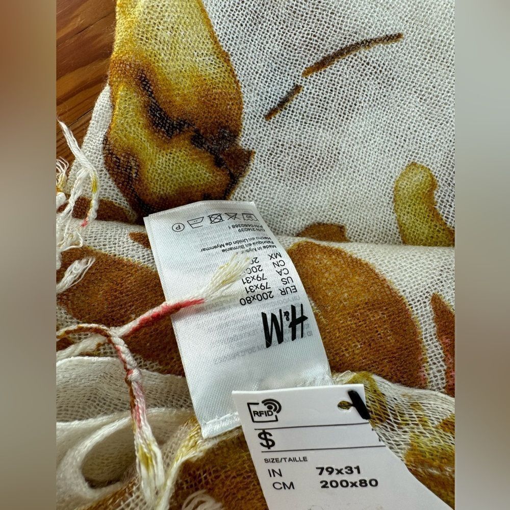 NWT H&M Scarf - Picture 4 of 4
